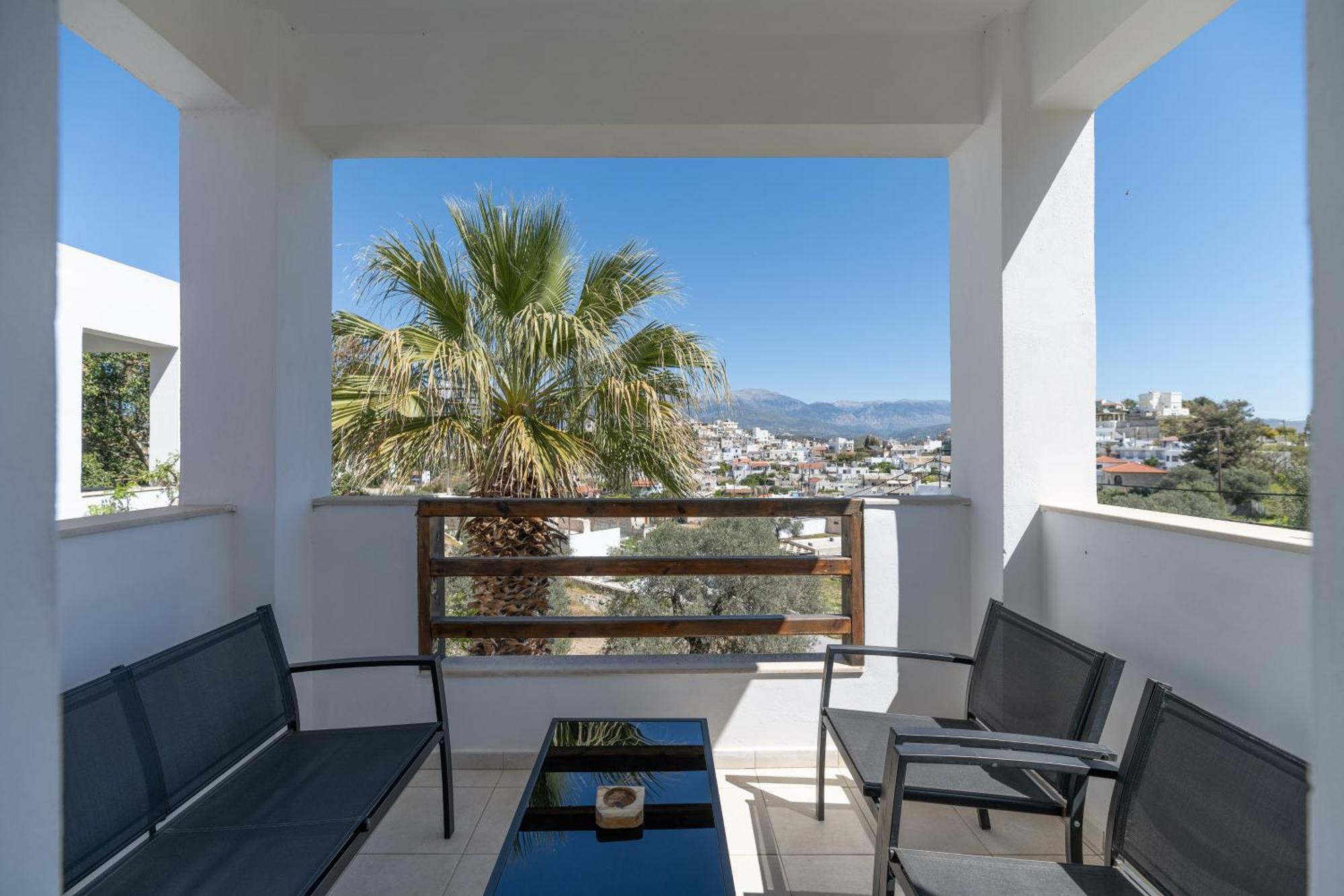 Korfes Apartments Kamilari Bagian luar foto