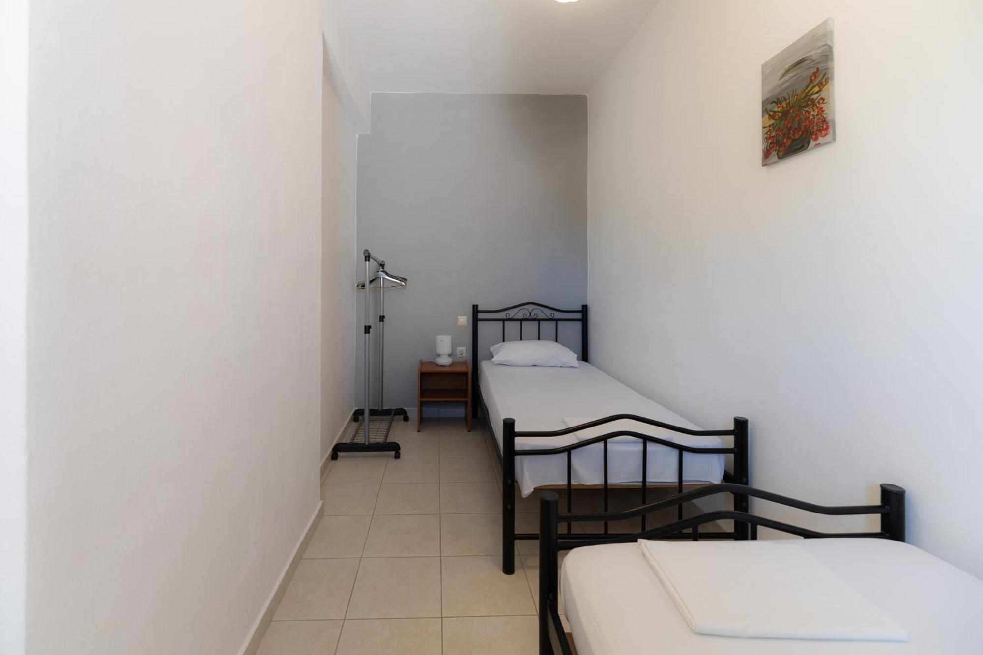 Korfes Apartments Kamilari Bagian luar foto