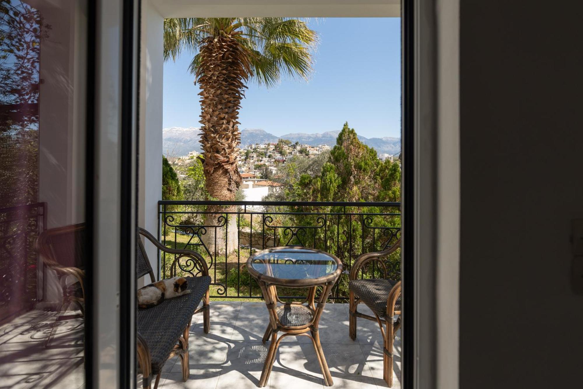 Korfes Apartments Kamilari Bagian luar foto