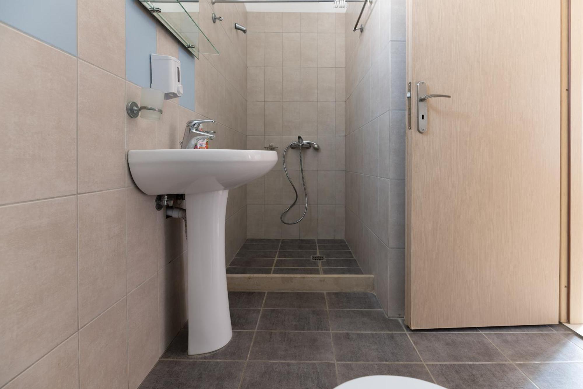 Korfes Apartments Kamilari Bagian luar foto