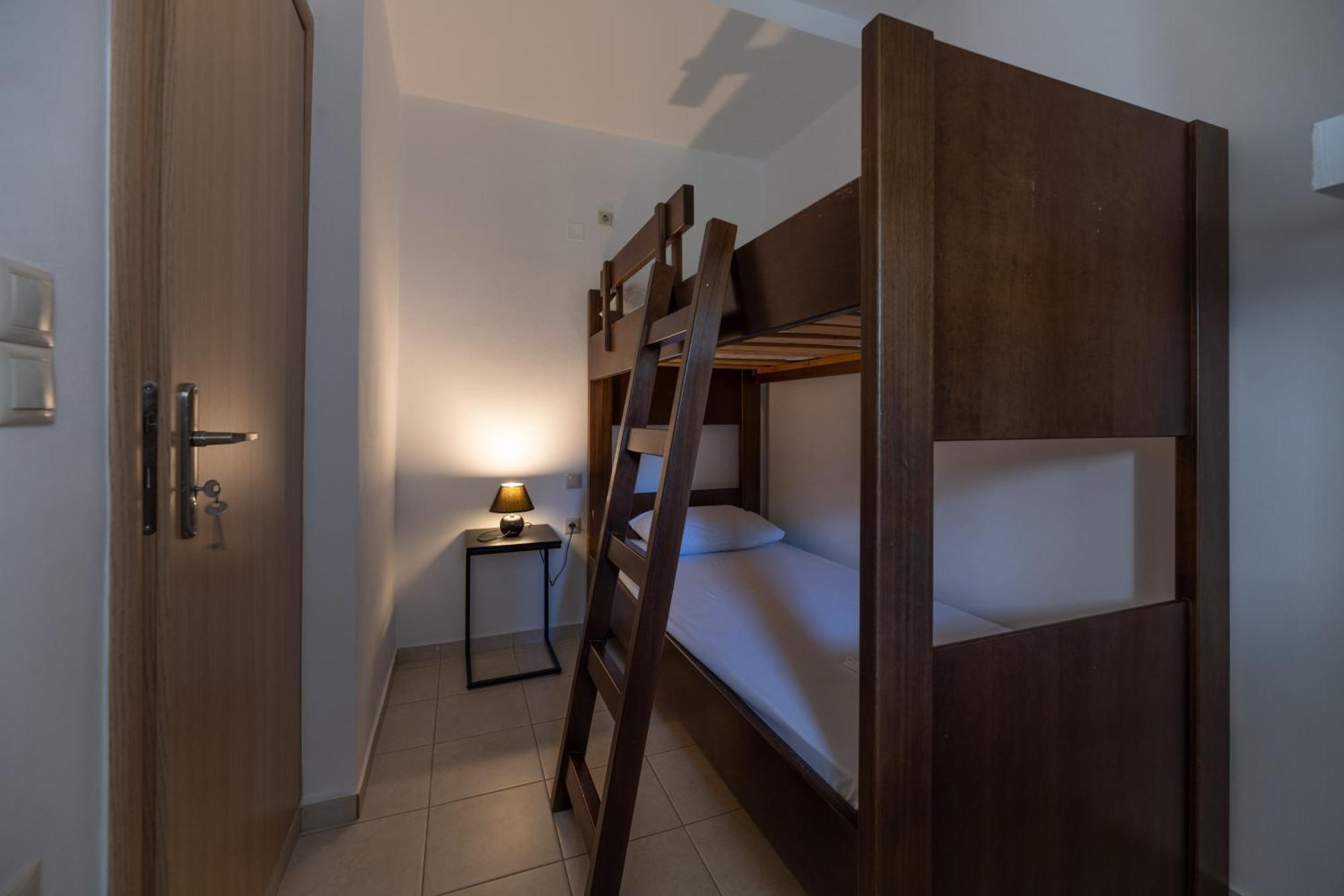 Korfes Apartments Kamilari Bagian luar foto